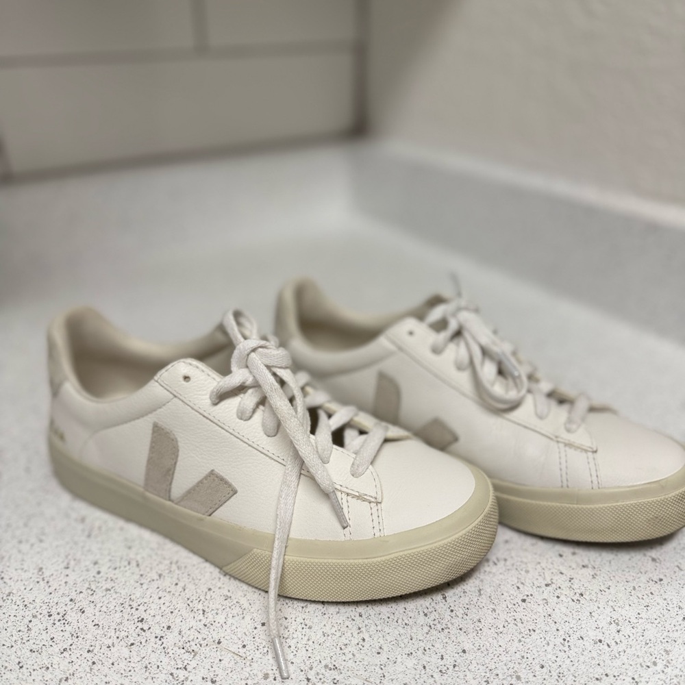 Veja Women's Cream Lace-Up Sneakers - Picture 2 of 7